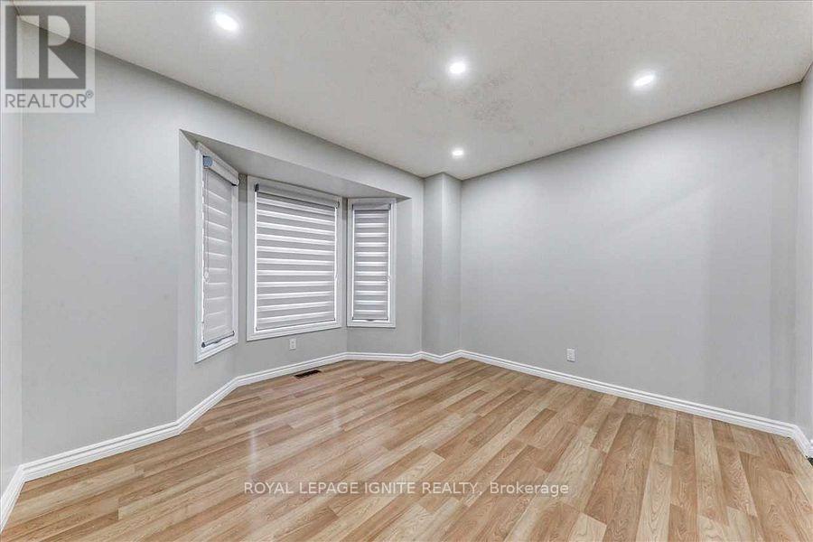160 Twyn Rivers Drive, Pickering, Ontario  L1V 1E2 - Photo 5 - E12423829