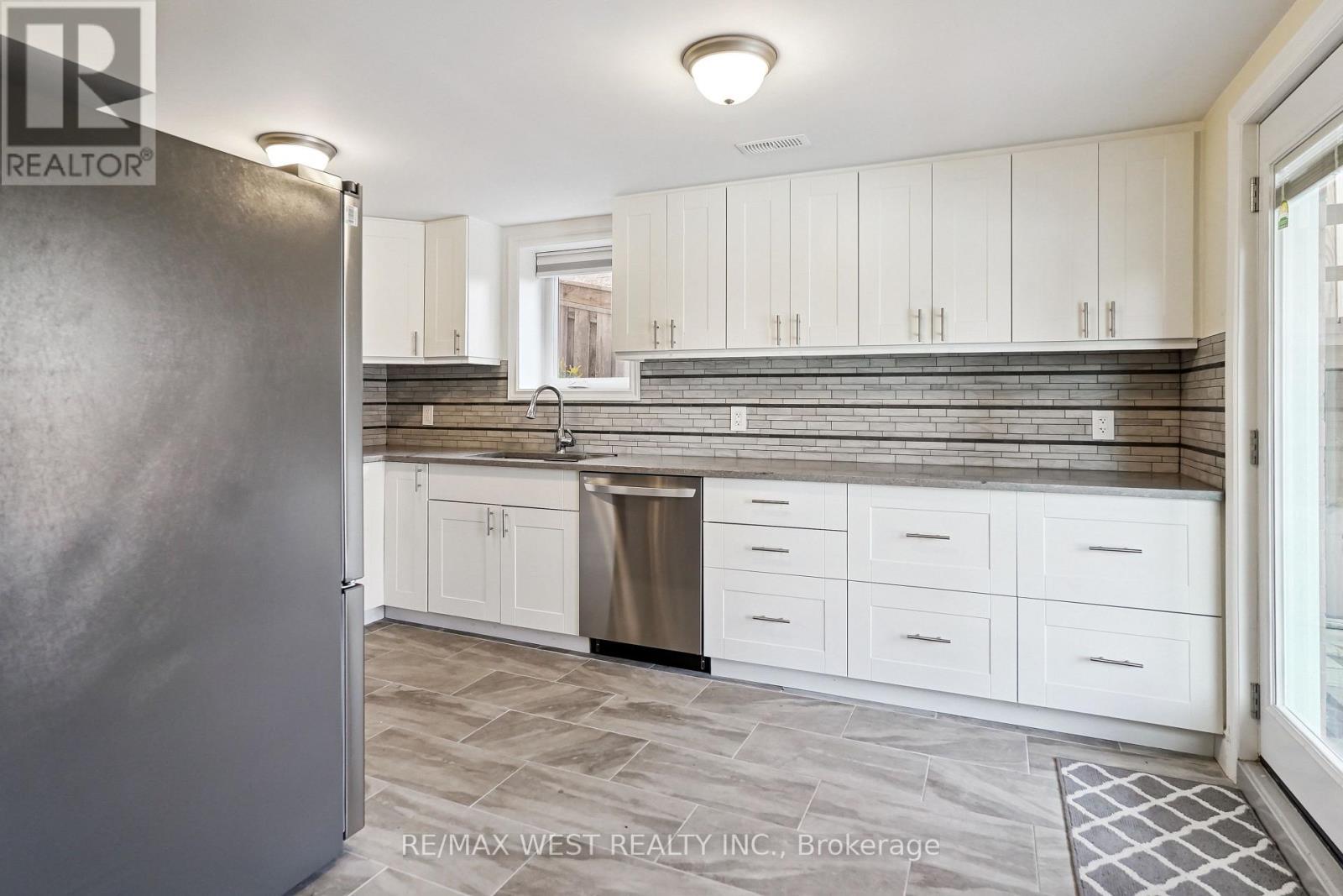 196 Millburn Drive, Clarington, Ontario  L1C 5M1 - Photo 10 - E12423872