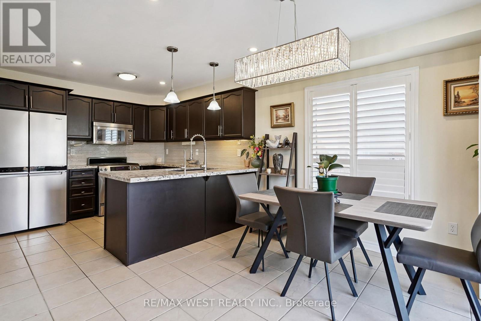 196 Millburn Drive, Clarington, Ontario  L1C 5M1 - Photo 3 - E12423872