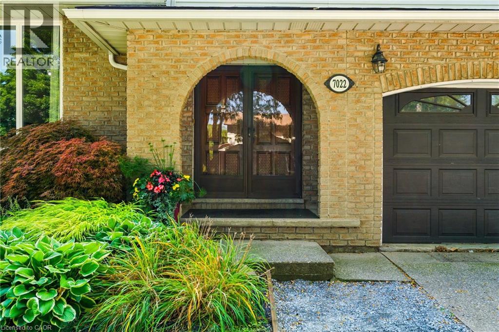 7022 York Drive, Niagara Falls, Ontario  L2E 7A3 - Photo 3 - 40769381