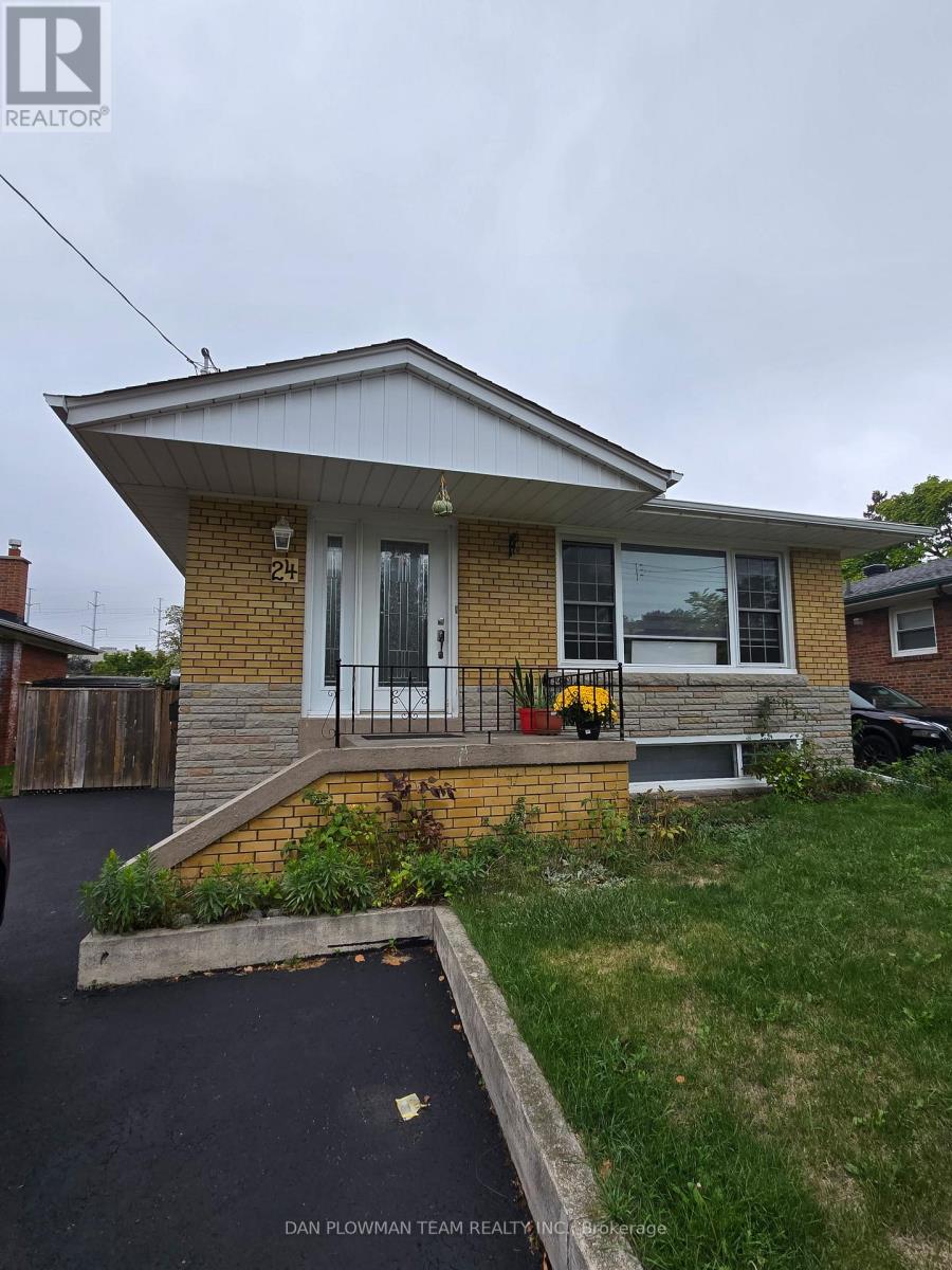 24 Wantanopa Crescent, Toronto, Ontario  M1H 2B3 - Photo 1 - E12422613