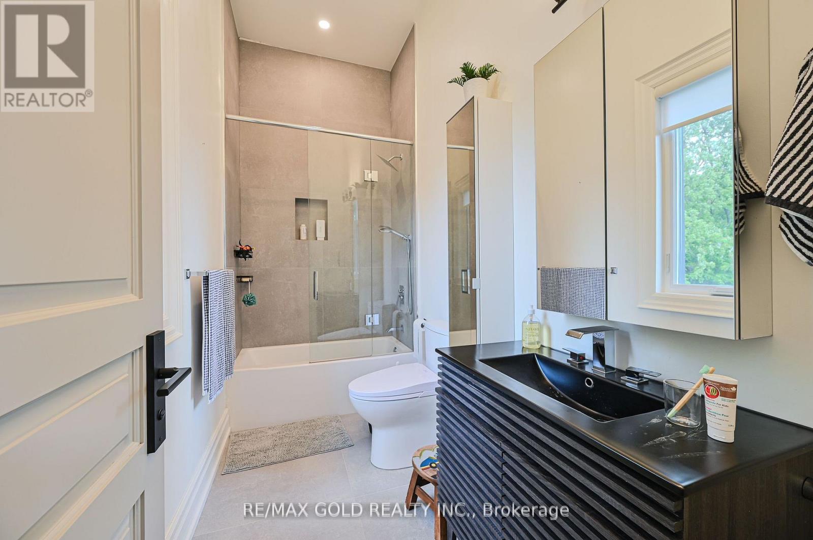 48 Sylvadene Parkway, Vaughan, Ontario  L4L 2M6 - Photo 29 - N12423773