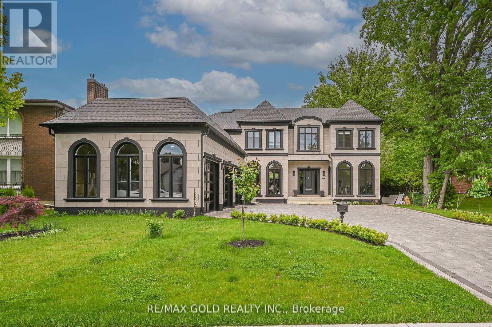 48 Sylvadene Parkway, Vaughan, Ontario  L4L 2M6 - Photo 3 - N12423773