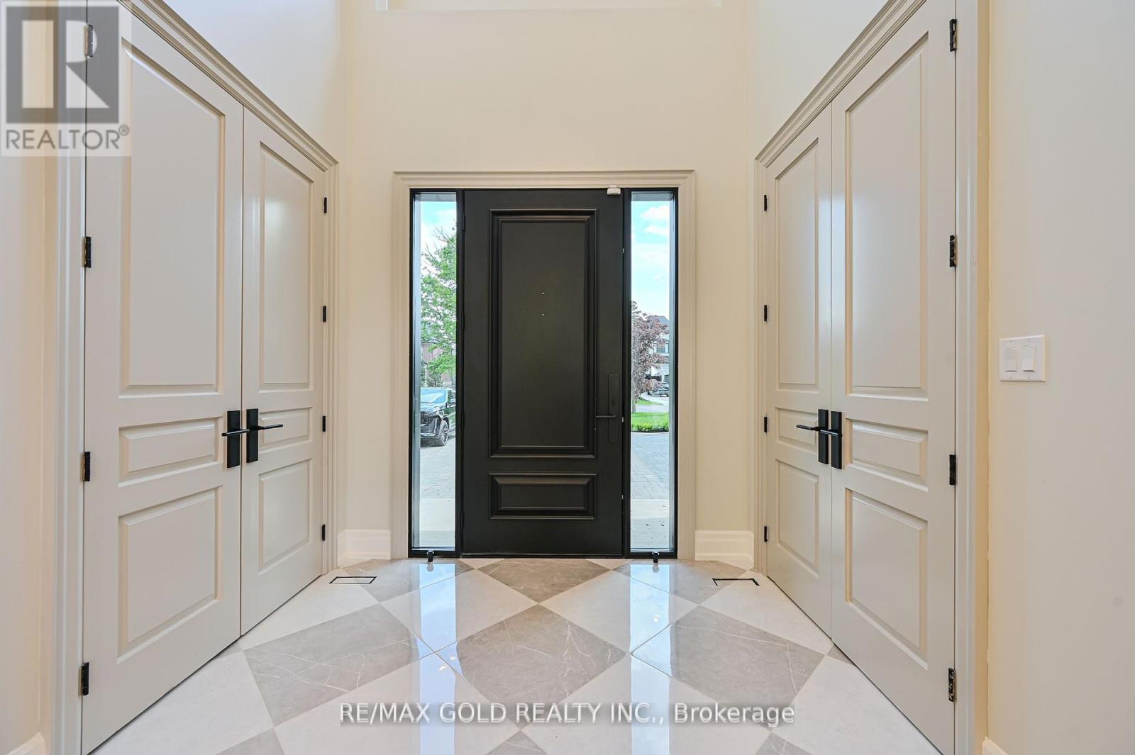 48 Sylvadene Parkway, Vaughan, Ontario  L4L 2M6 - Photo 6 - N12423773
