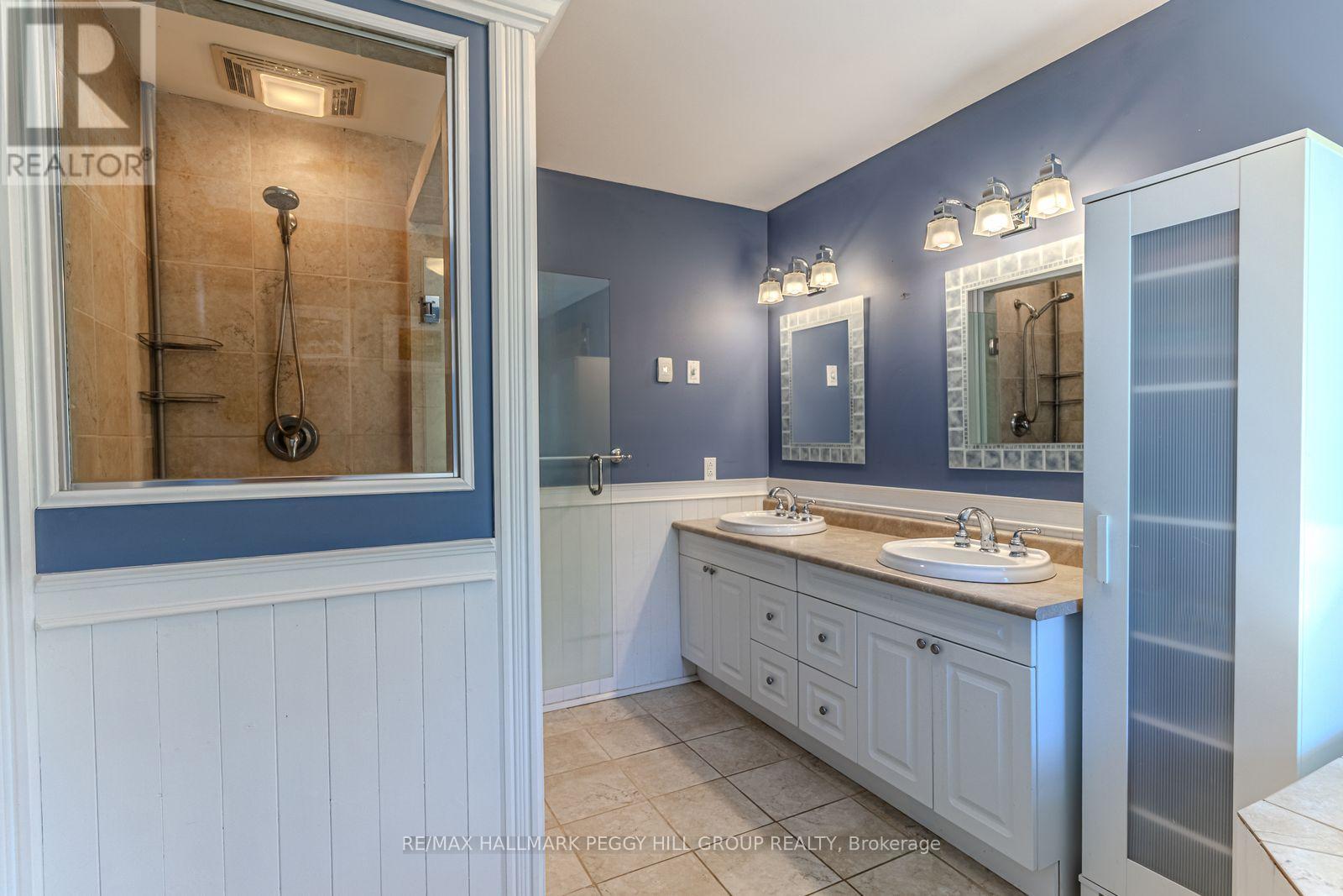 3678 Kimberley Street, Innisfil, Ontario  L9S 2L3 - Photo 11 - N12423793