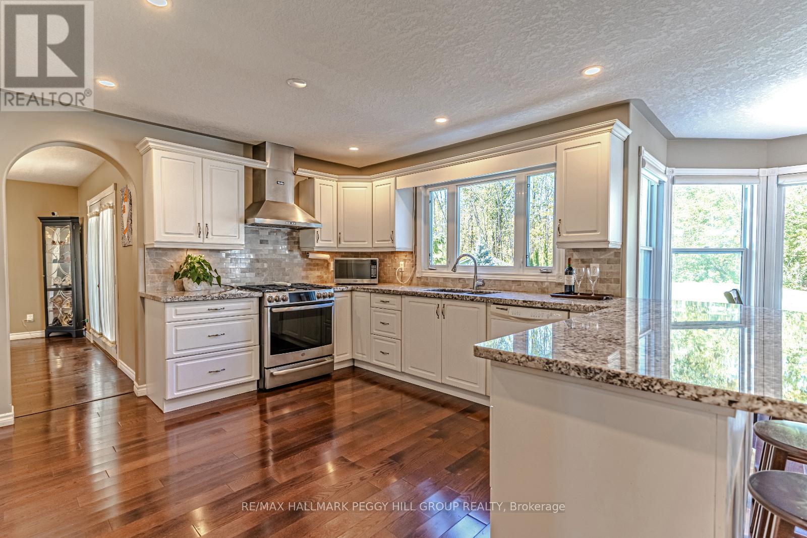 3678 Kimberley Street, Innisfil, Ontario  L9S 2L3 - Photo 3 - N12423793