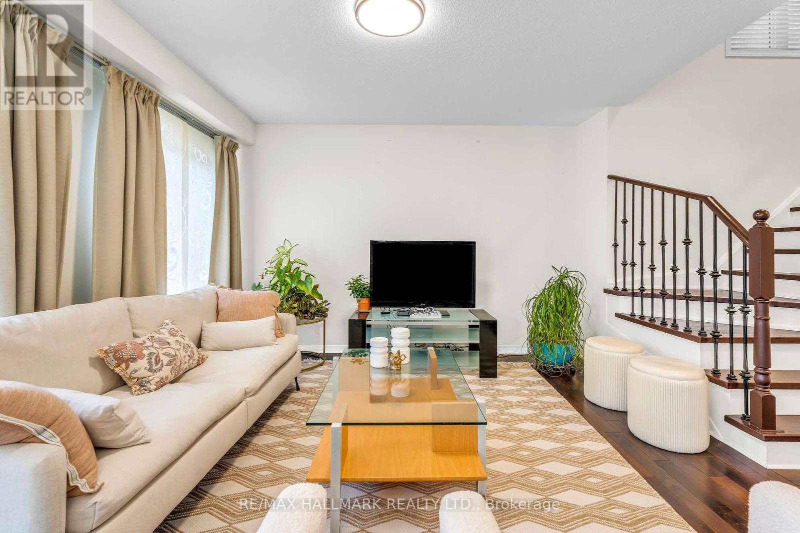 56 Westcliffe Crescent, Richmond Hill, Ontario  L4E 0S2 - Photo 12 - N12423813