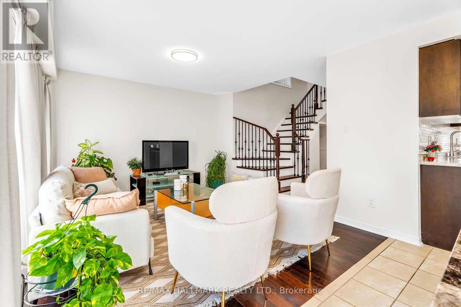 56 Westcliffe Crescent, Richmond Hill, Ontario  L4E 0S2 - Photo 13 - N12423813