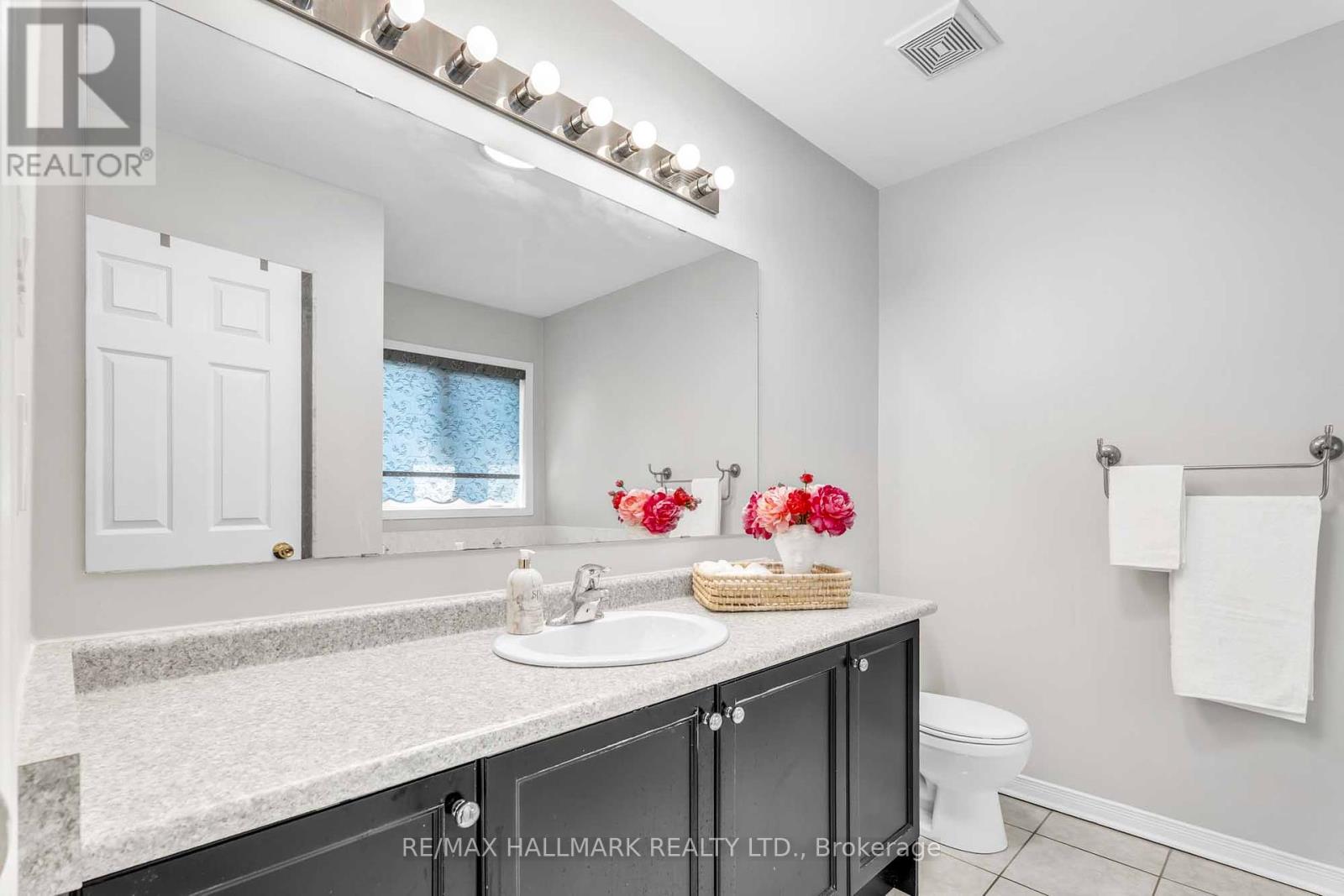 56 Westcliffe Crescent, Richmond Hill, Ontario  L4E 0S2 - Photo 24 - N12423813