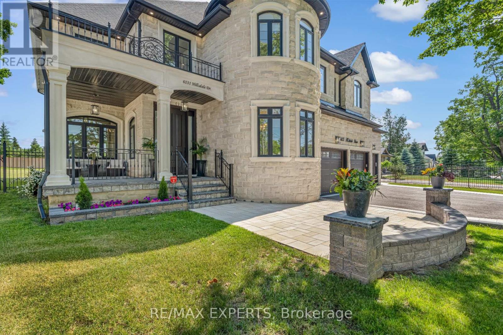 6131 Hillsdale Drive, Whitchurch-Stouffville, Ontario  L4A 3B7 - Photo 2 - N12423864