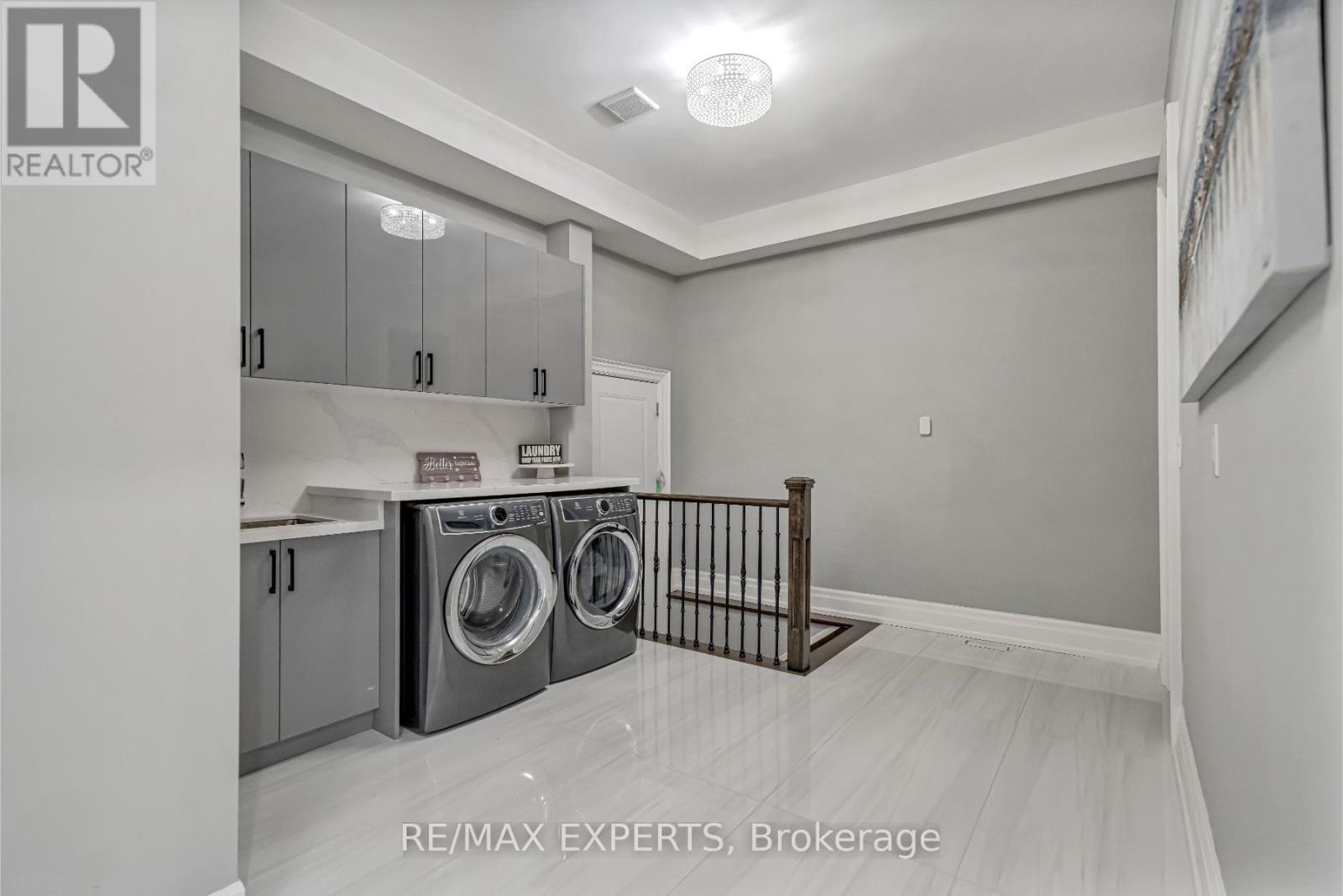 6131 Hillsdale Drive, Whitchurch-Stouffville, Ontario  L4A 3B7 - Photo 20 - N12423864