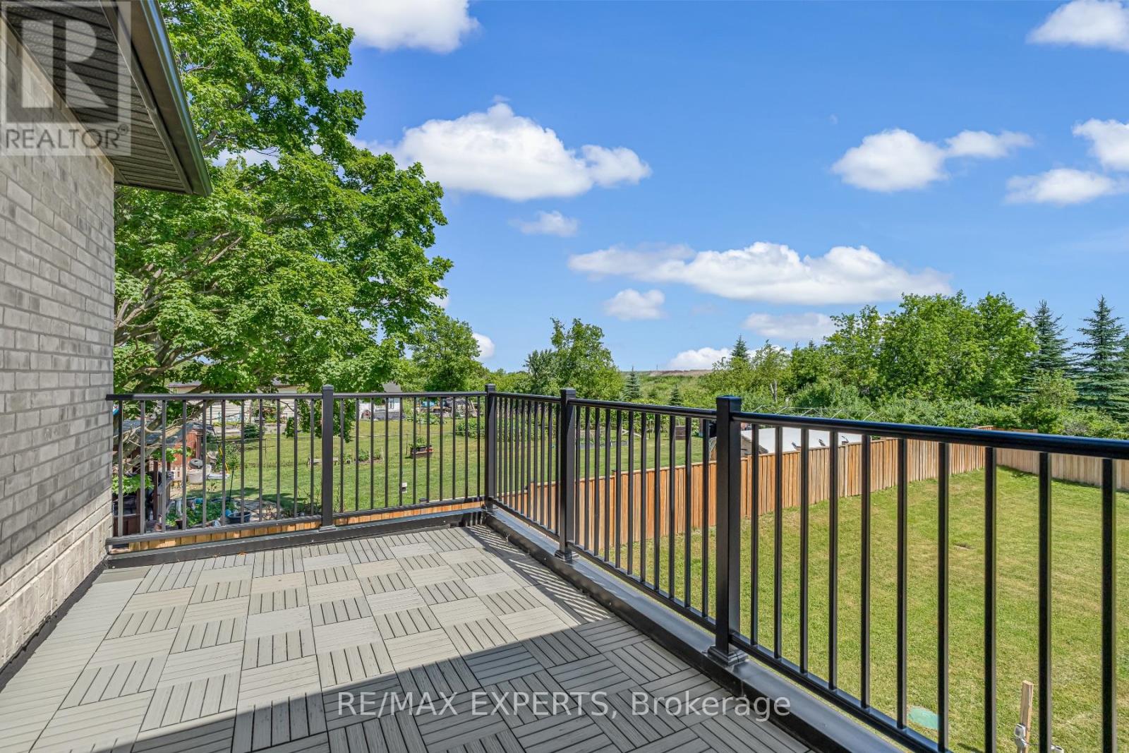 6131 Hillsdale Drive, Whitchurch-Stouffville, Ontario  L4A 3B7 - Photo 24 - N12423864