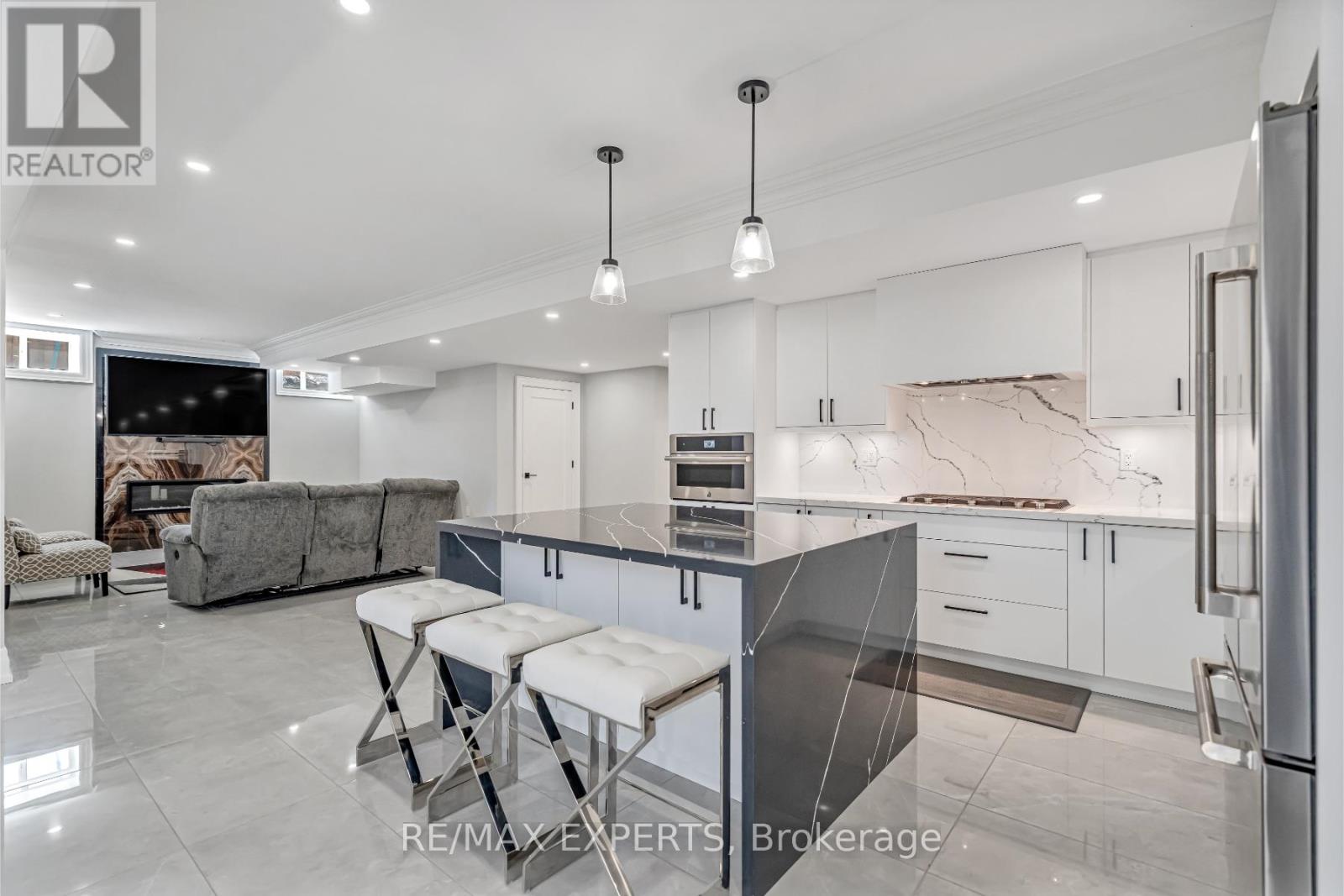 6131 Hillsdale Drive, Whitchurch-Stouffville, Ontario  L4A 3B7 - Photo 42 - N12423864
