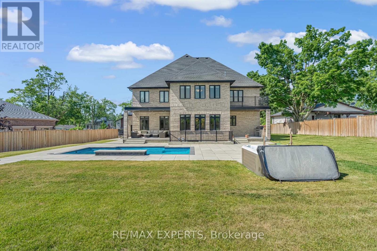 6131 Hillsdale Drive, Whitchurch-Stouffville, Ontario  L4A 3B7 - Photo 44 - N12423864
