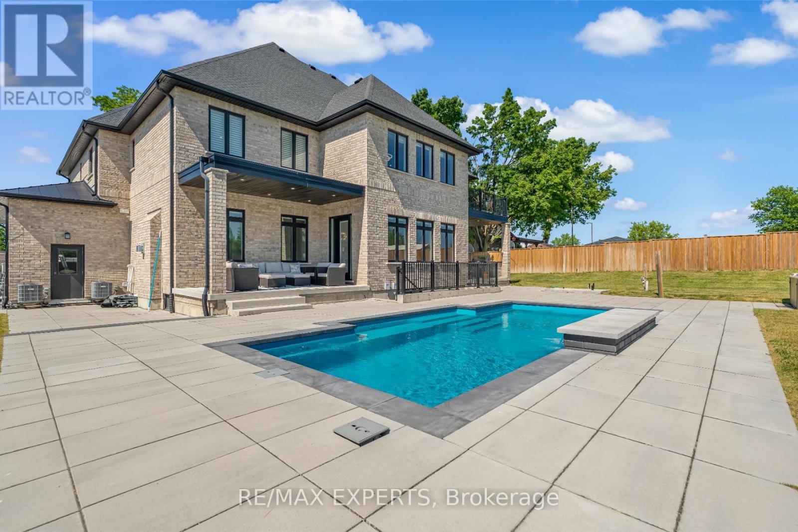 6131 Hillsdale Drive, Whitchurch-Stouffville, Ontario  L4A 3B7 - Photo 45 - N12423864