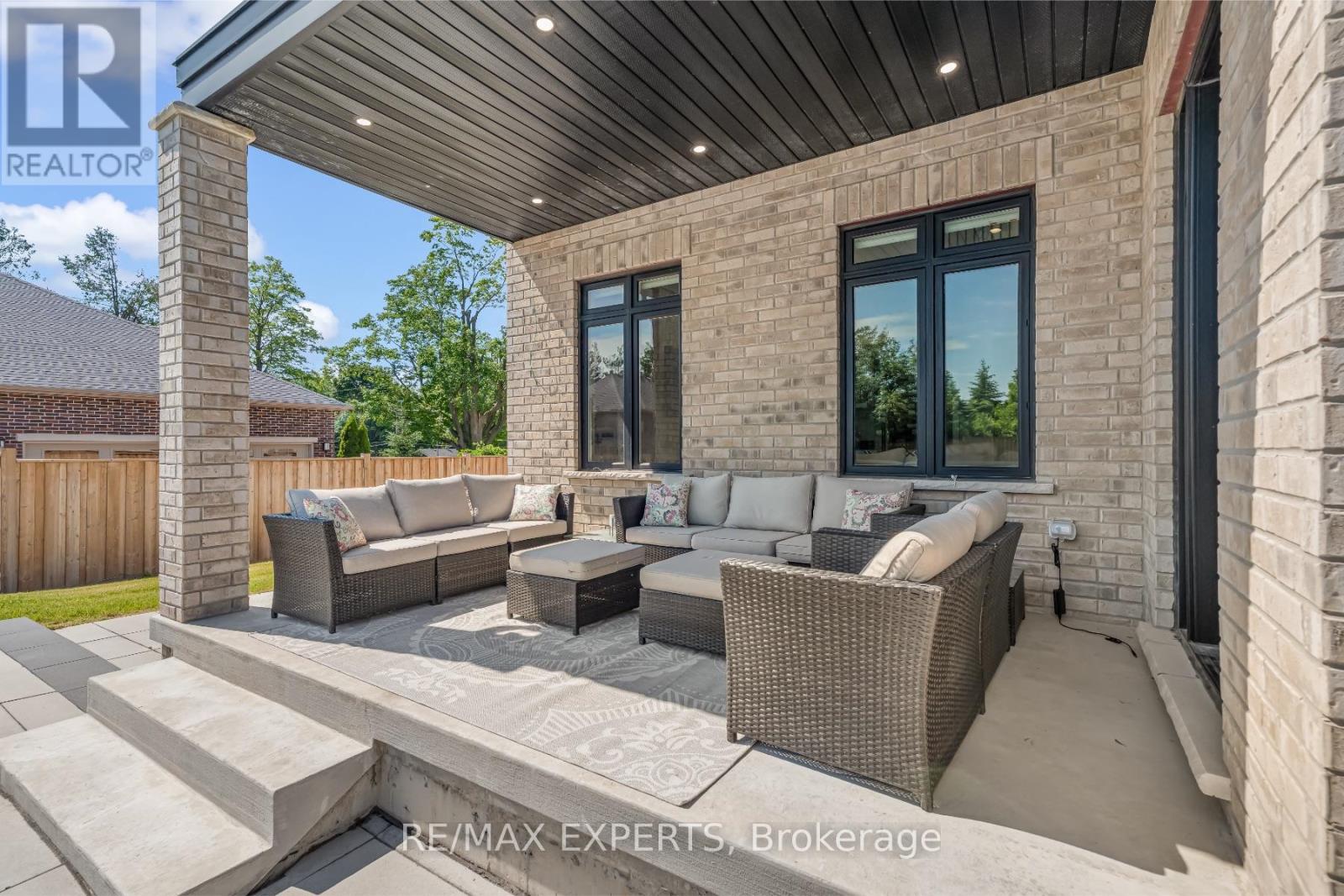 6131 Hillsdale Drive, Whitchurch-Stouffville, Ontario  L4A 3B7 - Photo 46 - N12423864