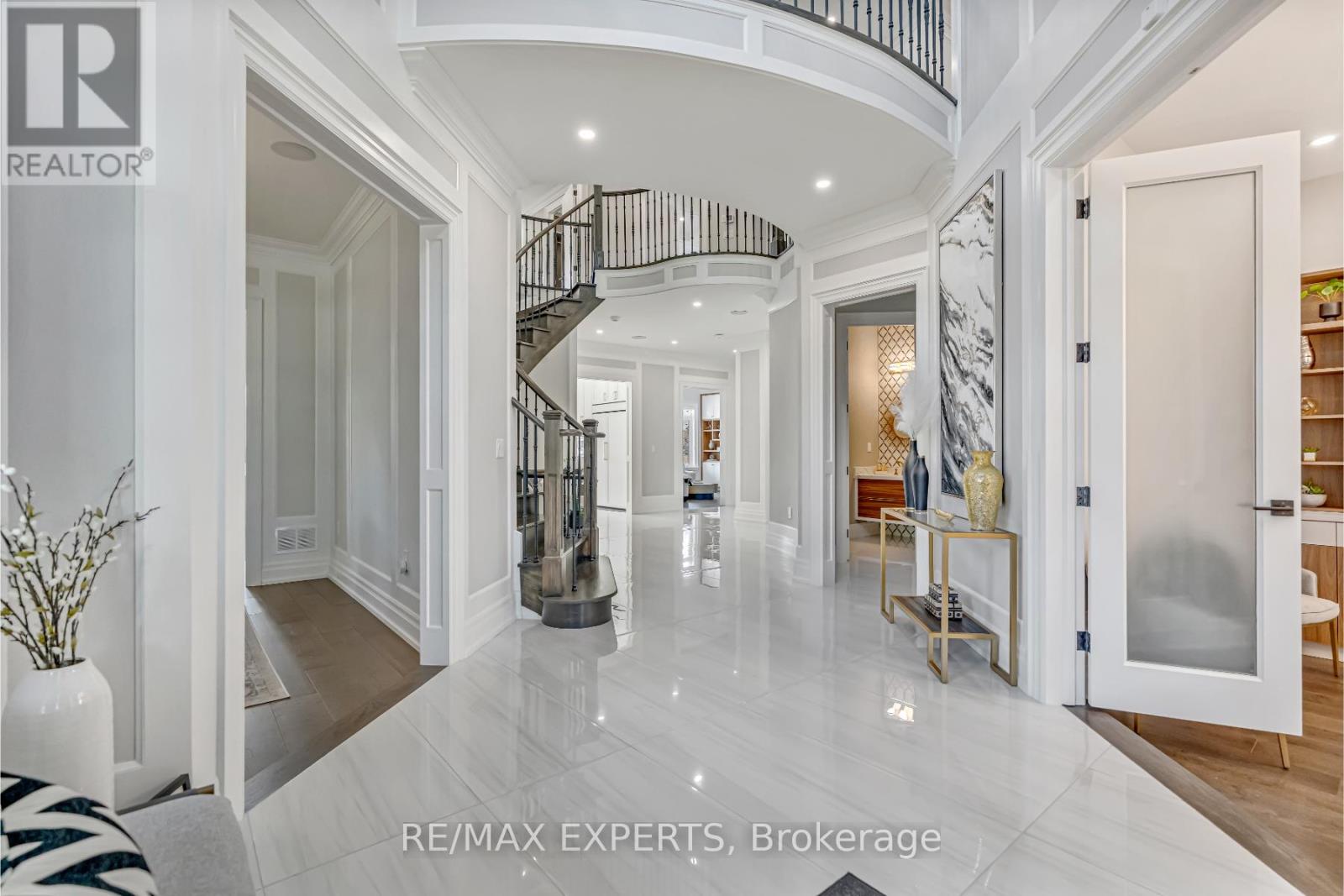 6131 Hillsdale Drive, Whitchurch-Stouffville, Ontario  L4A 3B7 - Photo 6 - N12423864