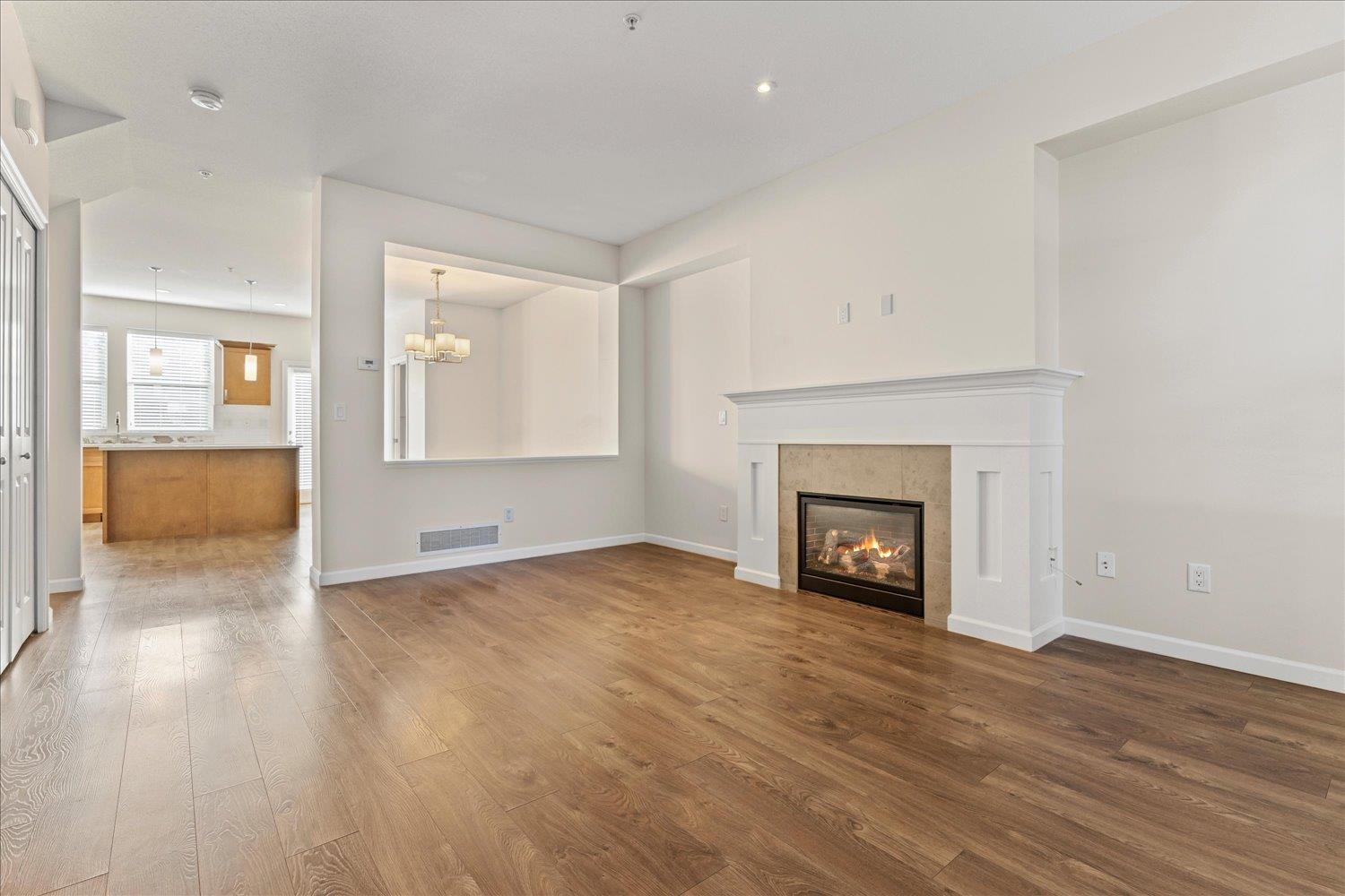 6834 208 Street, Langley, British Columbia  V2Y 0M3 - Photo 4 - R3050394