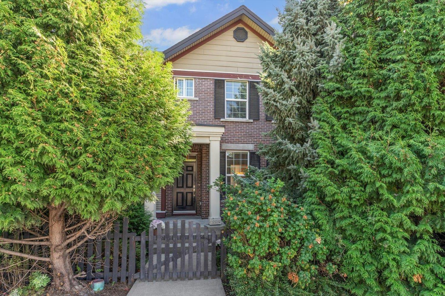 6834 208 Street, Langley, British Columbia  V2Y 0M3 - Photo 3 - R3050394