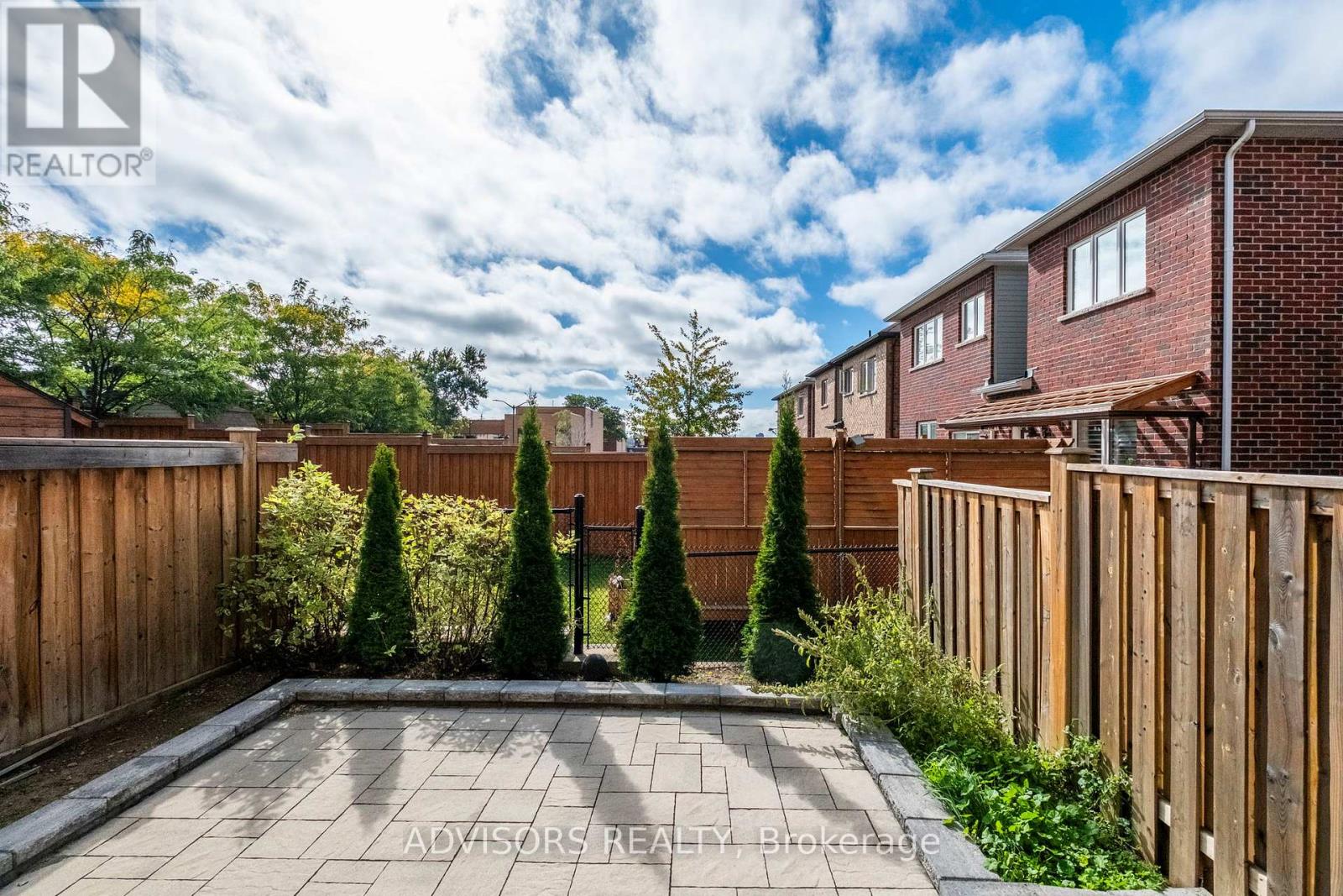 21 Ypres Road, Toronto (Keelesdale-Eglinton West), Ontario  M6M 1N9 - Photo 41 - W12380827