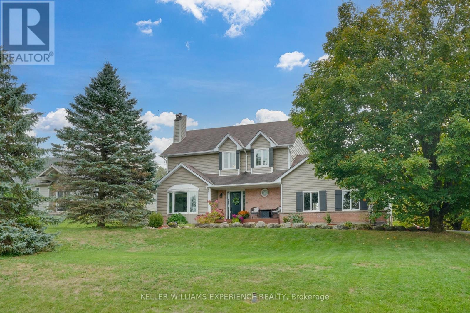 99 Highland Drive, Oro-Medonte, Ontario  L0L 2L0 - Photo 1 - S12423713