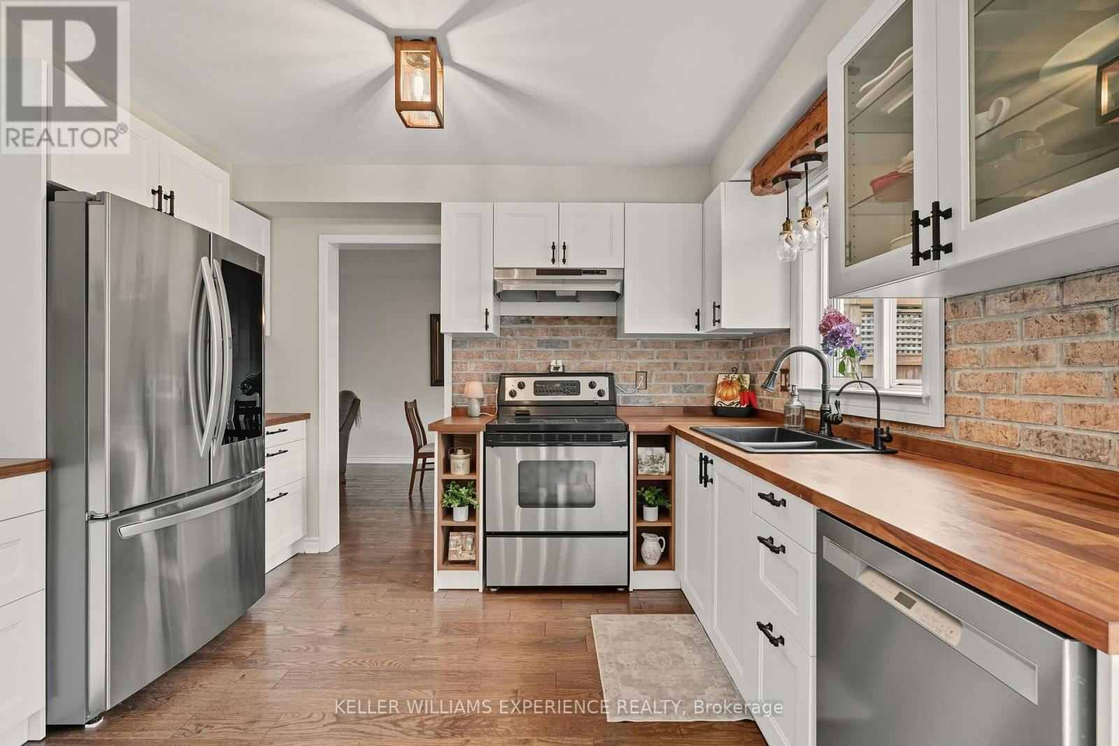 99 Highland Drive, Oro-Medonte, Ontario  L0L 2L0 - Photo 13 - S12423713