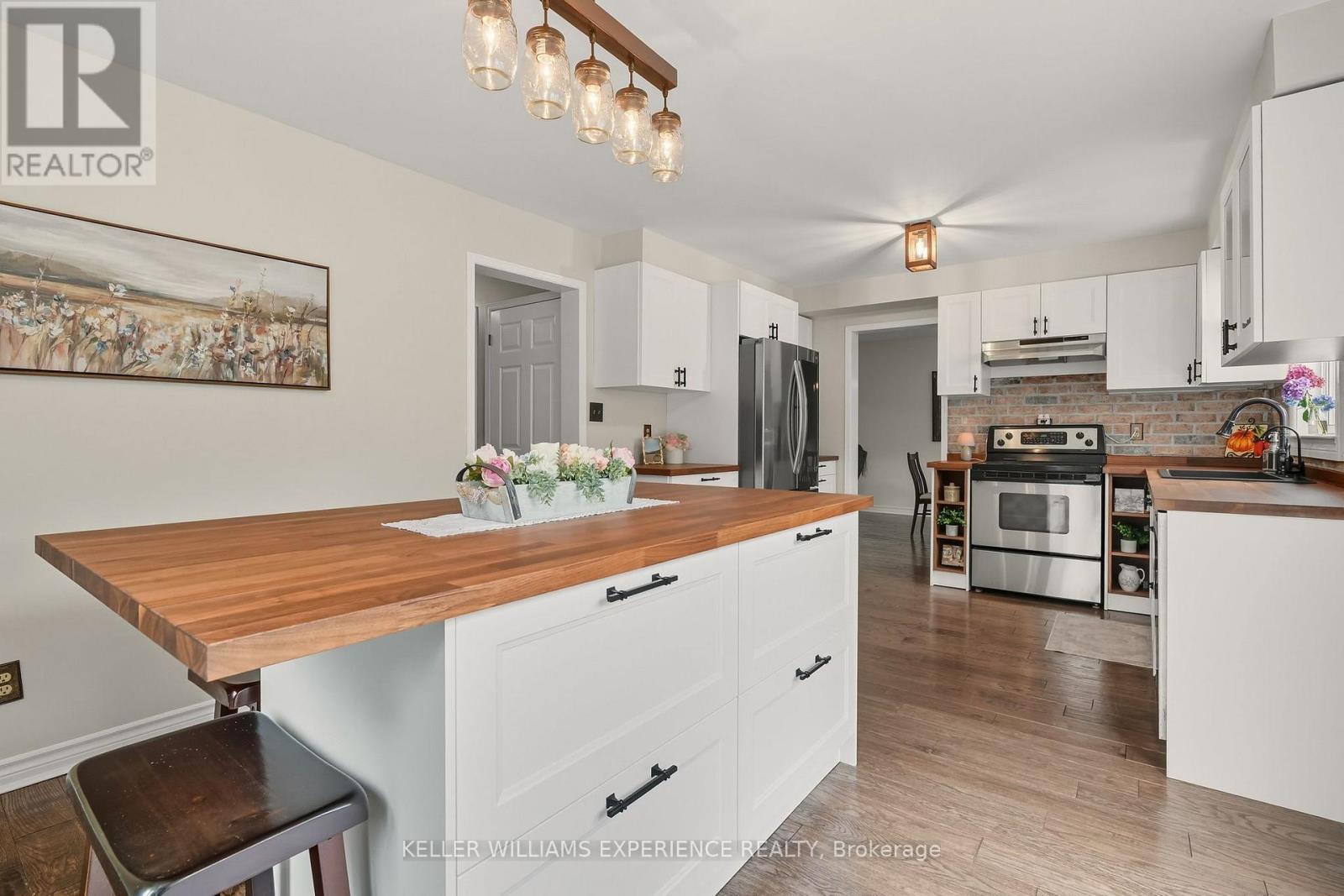 99 Highland Drive, Oro-Medonte, Ontario  L0L 2L0 - Photo 16 - S12423713
