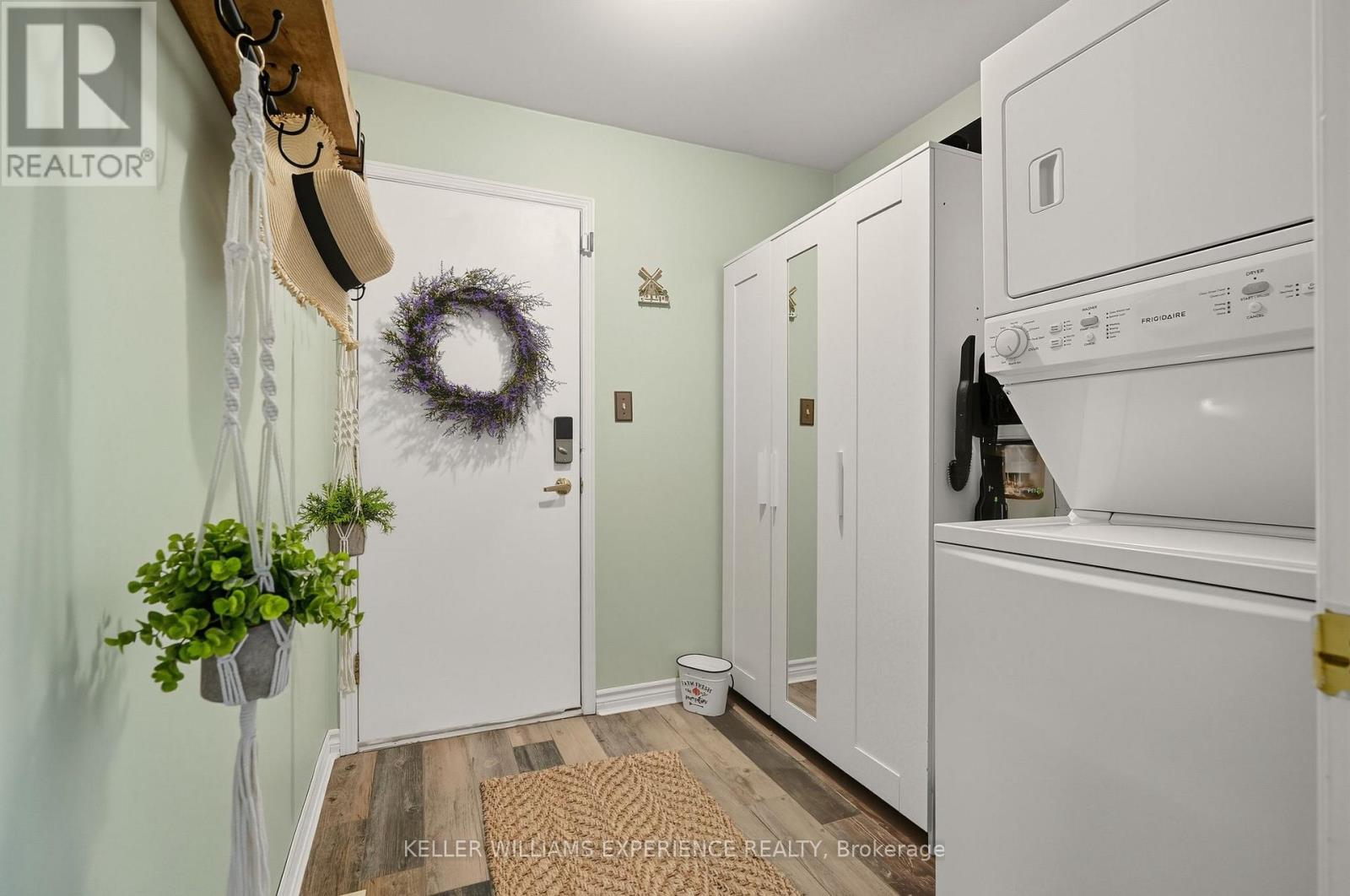 99 Highland Drive, Oro-Medonte, Ontario  L0L 2L0 - Photo 17 - S12423713
