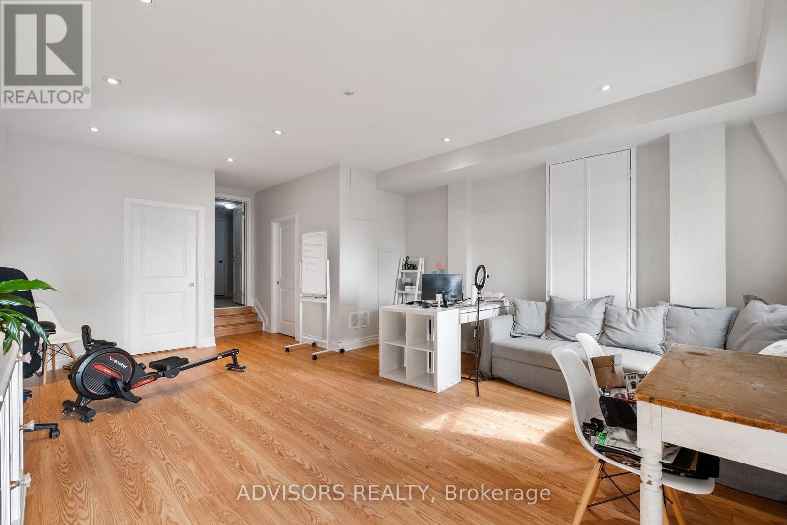 21 Ypres Road, Toronto (Keelesdale-Eglinton West), Ontario  M6M 1N9 - Photo 36 - W12380827