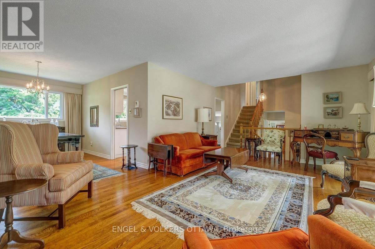 15 Dickson Street, Ottawa, Ontario  K2H 7H6 - Photo 11 - X12423891