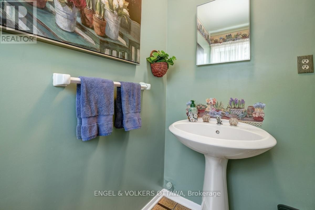 15 Dickson Street, Ottawa, Ontario  K2H 7H6 - Photo 30 - X12423891