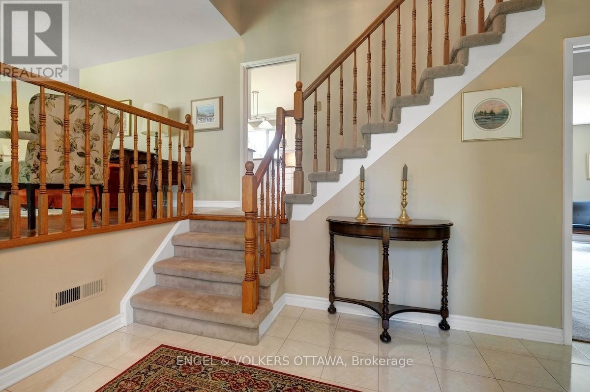 15 Dickson Street, Ottawa, Ontario  K2H 7H6 - Photo 6 - X12423891
