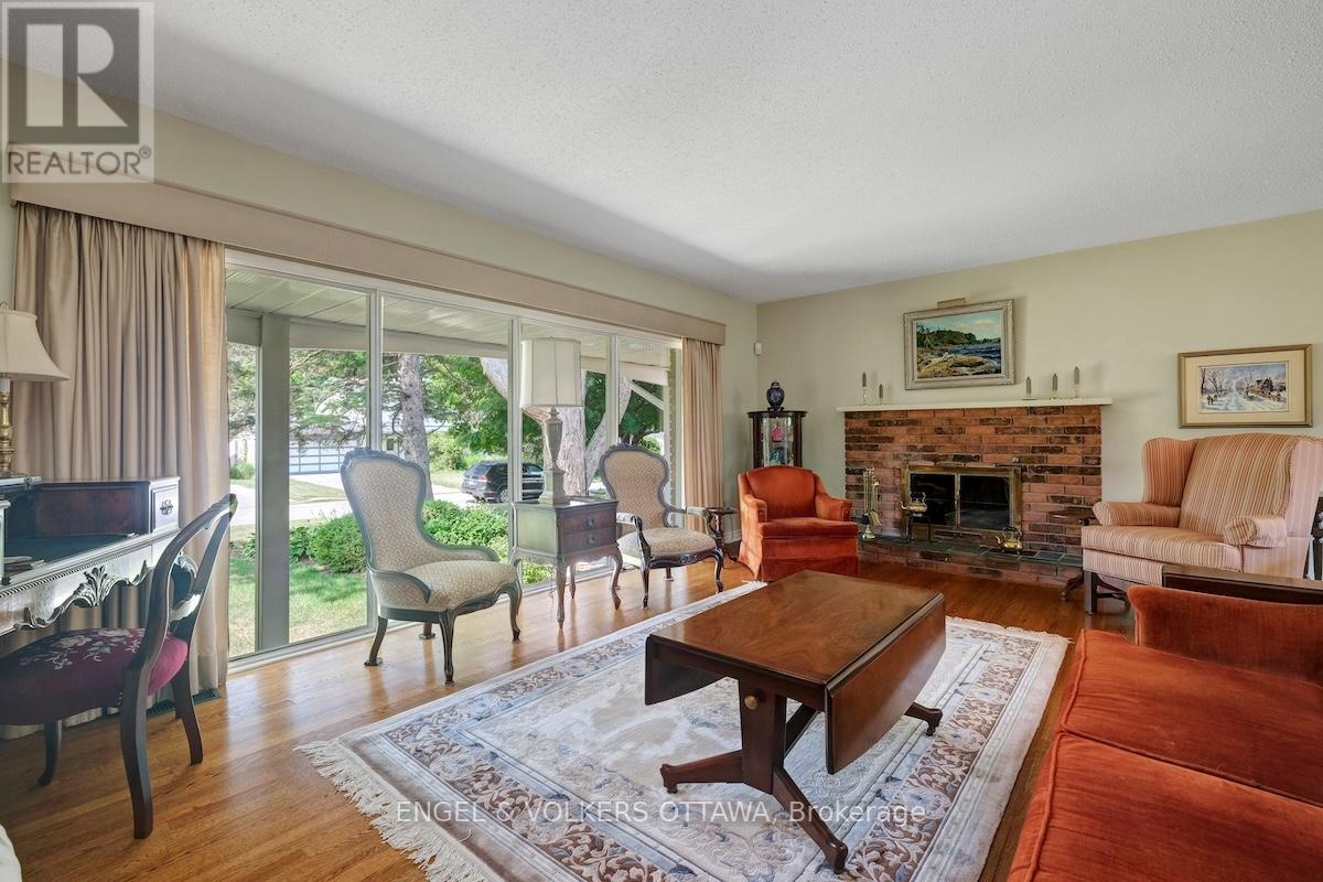 15 Dickson Street, Ottawa, Ontario  K2H 7H6 - Photo 7 - X12423891