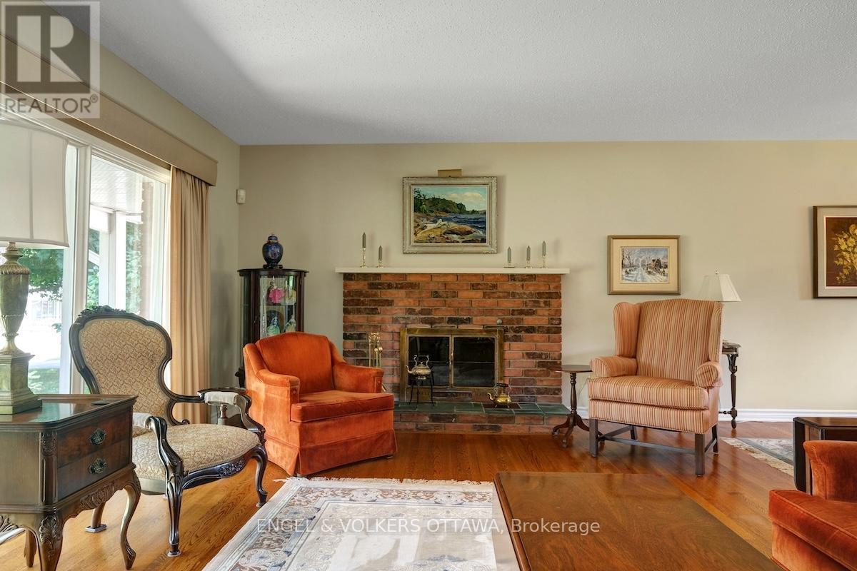 15 Dickson Street, Ottawa, Ontario  K2H 7H6 - Photo 8 - X12423891