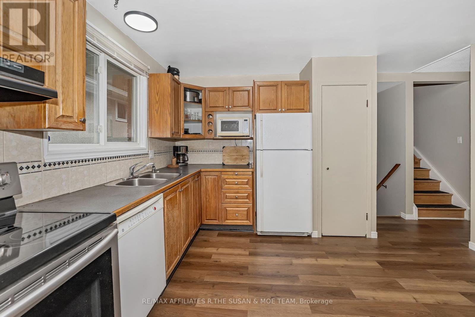 596 Dickinson Avenue, Ottawa, Ontario  K1V 7J4 - Photo 14 - X12423913