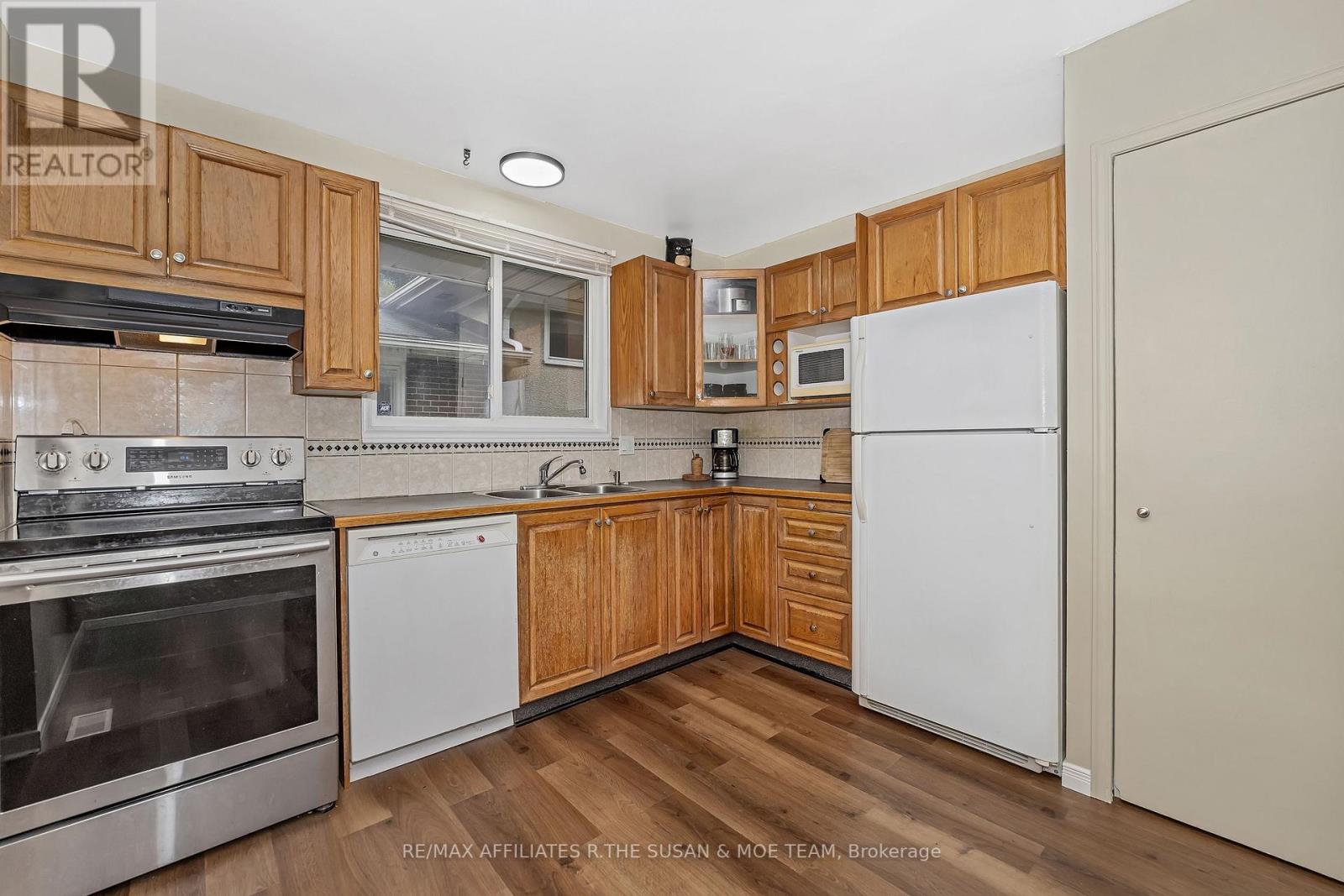 596 Dickinson Avenue, Ottawa, Ontario  K1V 7J4 - Photo 16 - X12423913