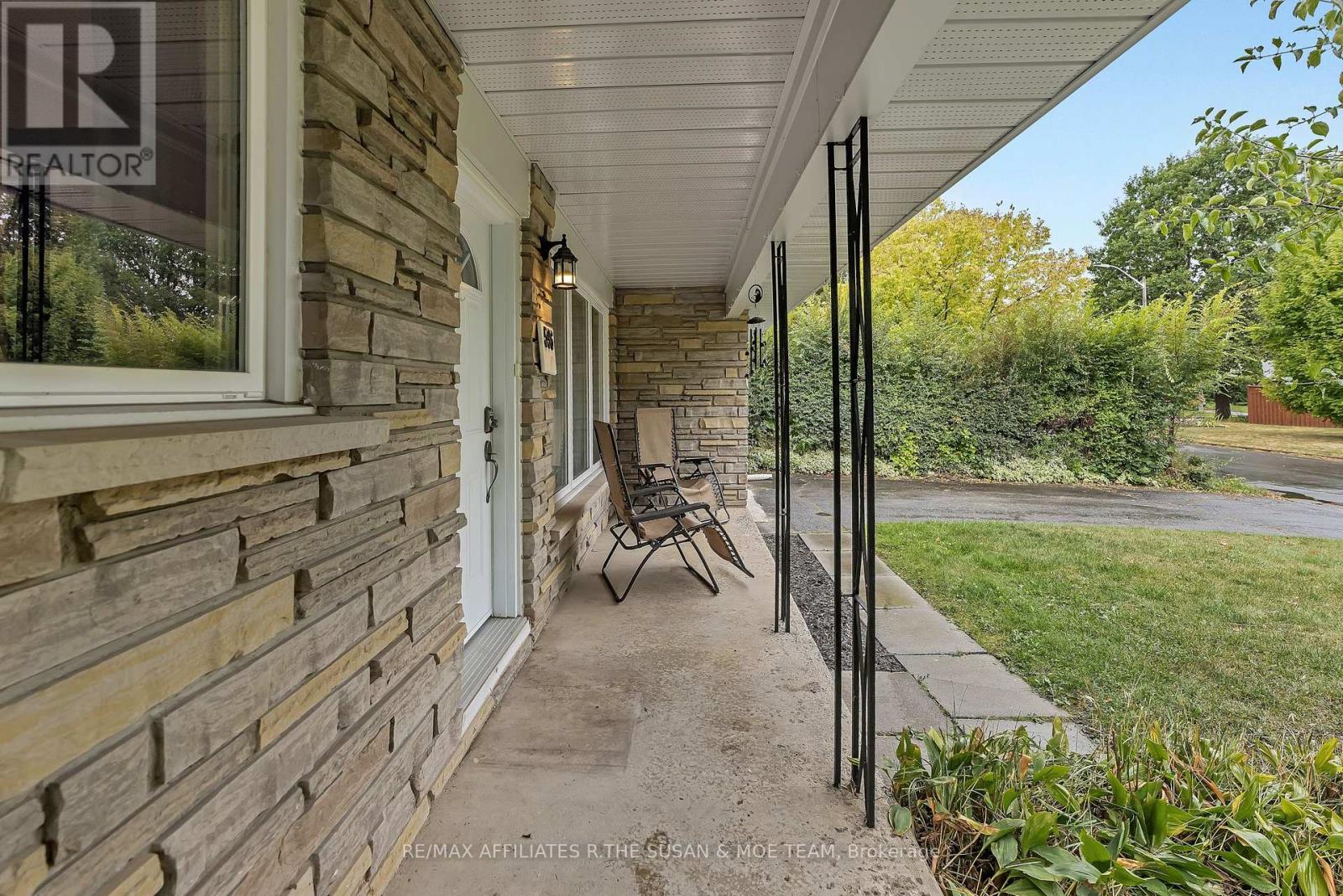 596 Dickinson Avenue, Ottawa, Ontario  K1V 7J4 - Photo 33 - X12423913