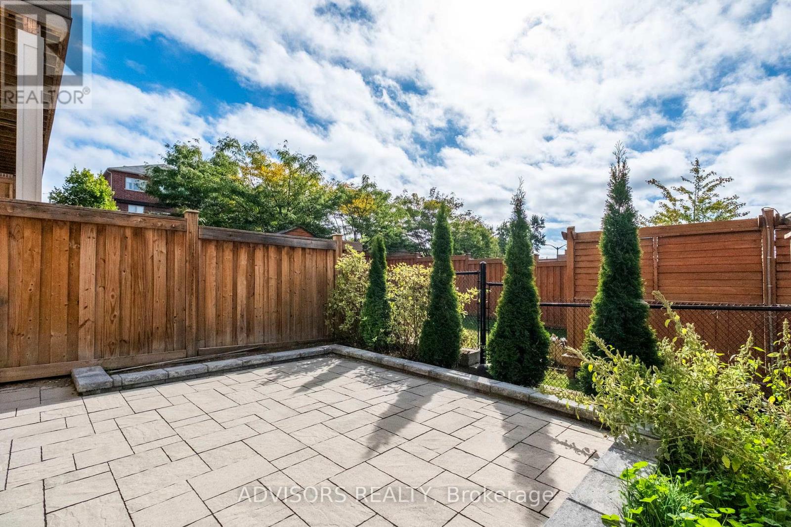 21 Ypres Road, Toronto (Keelesdale-Eglinton West), Ontario  M6M 1N9 - Photo 37 - W12380827