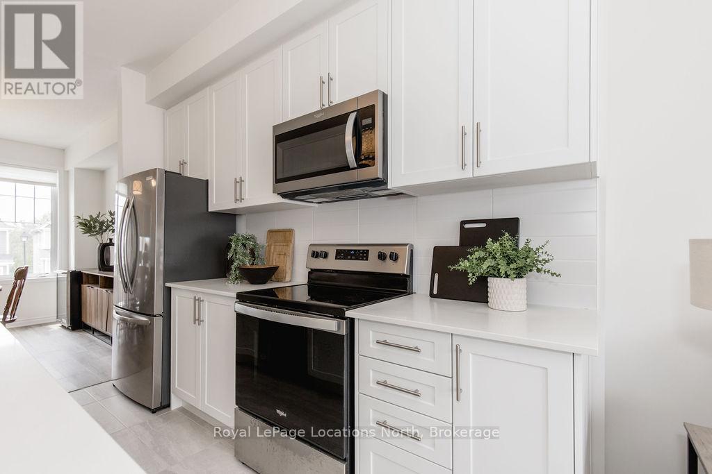14 Abby Drive, Wasaga Beach, Ontario  L9Z 0K1 - Photo 18 - S12423908