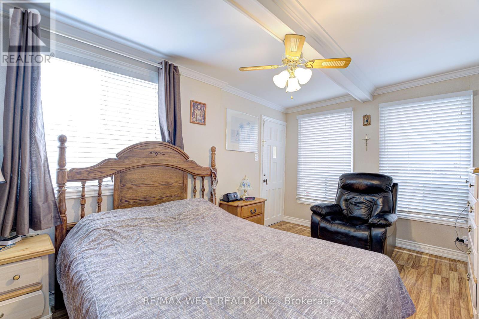5 Archer Street, Toronto, Ontario  M6H 1J1 - Photo 24 - C12419109