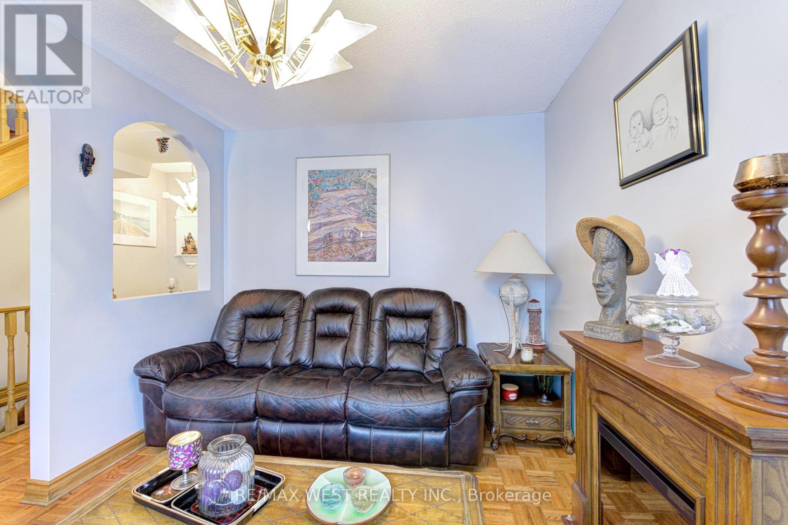 5 Archer Street, Toronto, Ontario  M6H 1J1 - Photo 11 - C12419109