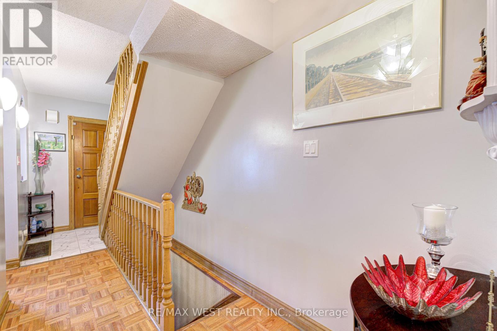 5 Archer Street, Toronto, Ontario  M6H 1J1 - Photo 28 - C12419109