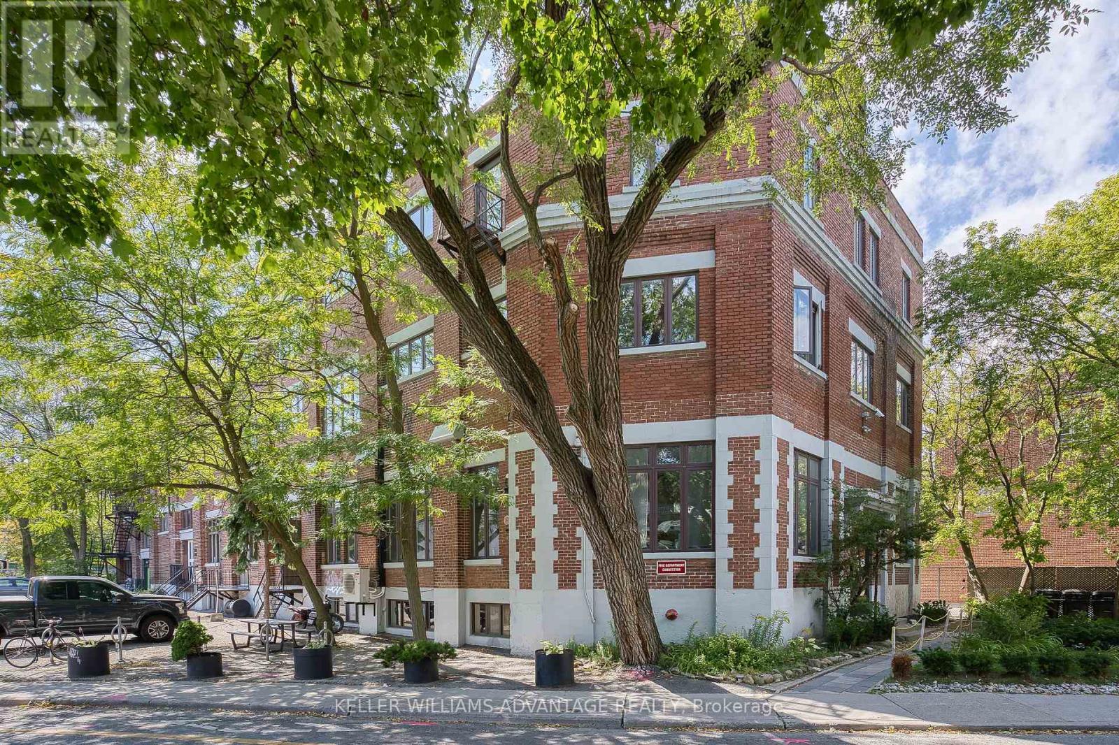 L02 - 77 Florence Street, Toronto (Little Portugal), Ontario  M6K 1P4 - Photo 1 - C12382214