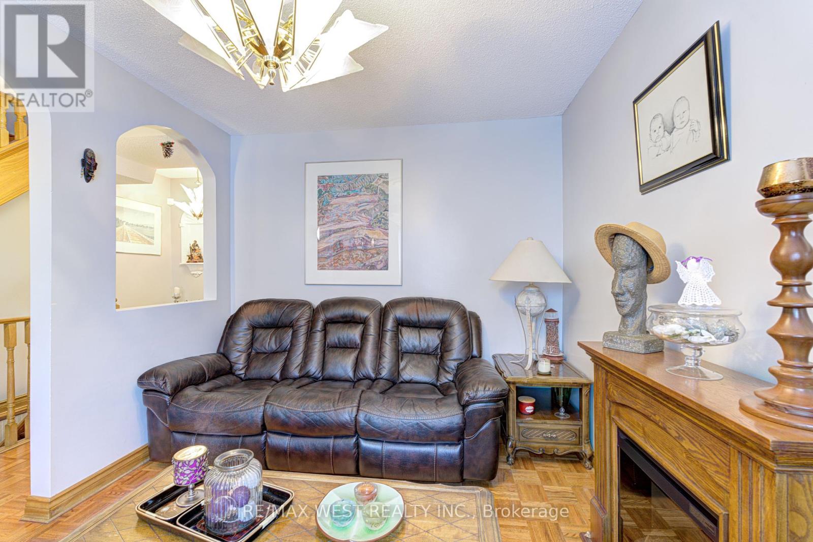 5 Archer Street, Toronto, Ontario  M6H 1J1 - Photo 10 - C12419109