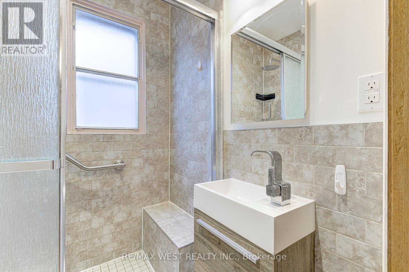 5 Archer Street, Toronto, Ontario  M6H 1J1 - Photo 27 - C12419109