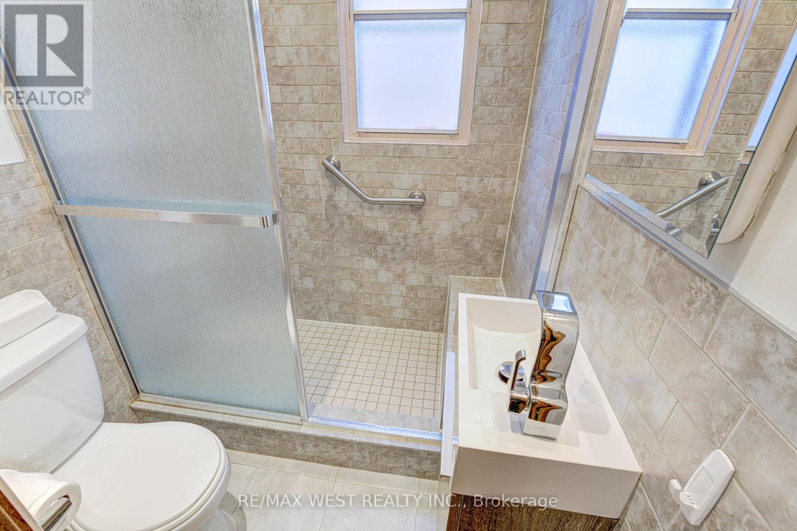 5 Archer Street, Toronto, Ontario  M6H 1J1 - Photo 26 - C12419109