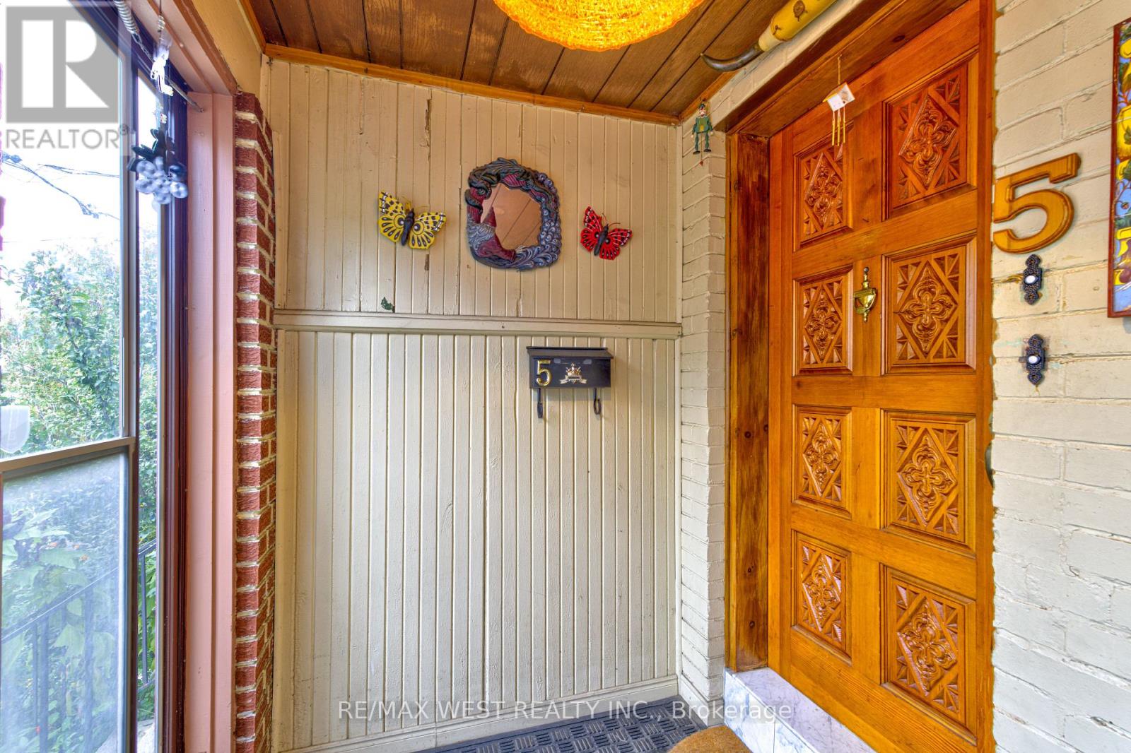 5 Archer Street, Toronto, Ontario  M6H 1J1 - Photo 5 - C12419109