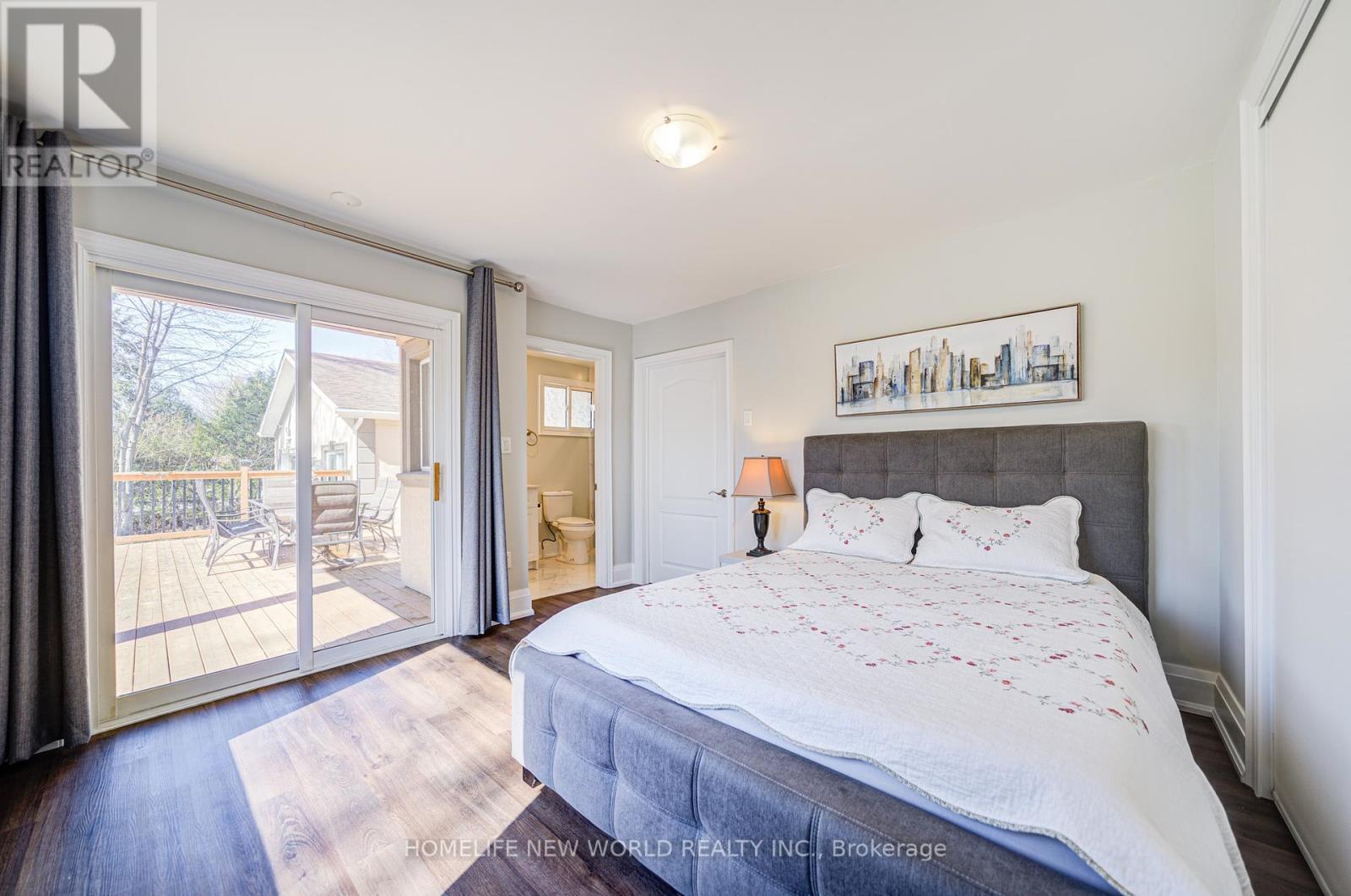 215 Willow Drive, Georgina, Ontario  L4P 2R9 - Photo 27 - N12422532