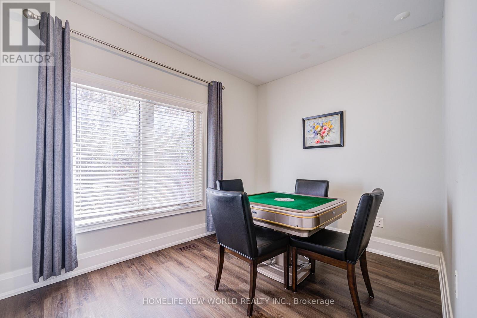 215 Willow Drive, Georgina, Ontario  L4P 2R9 - Photo 21 - N12422532