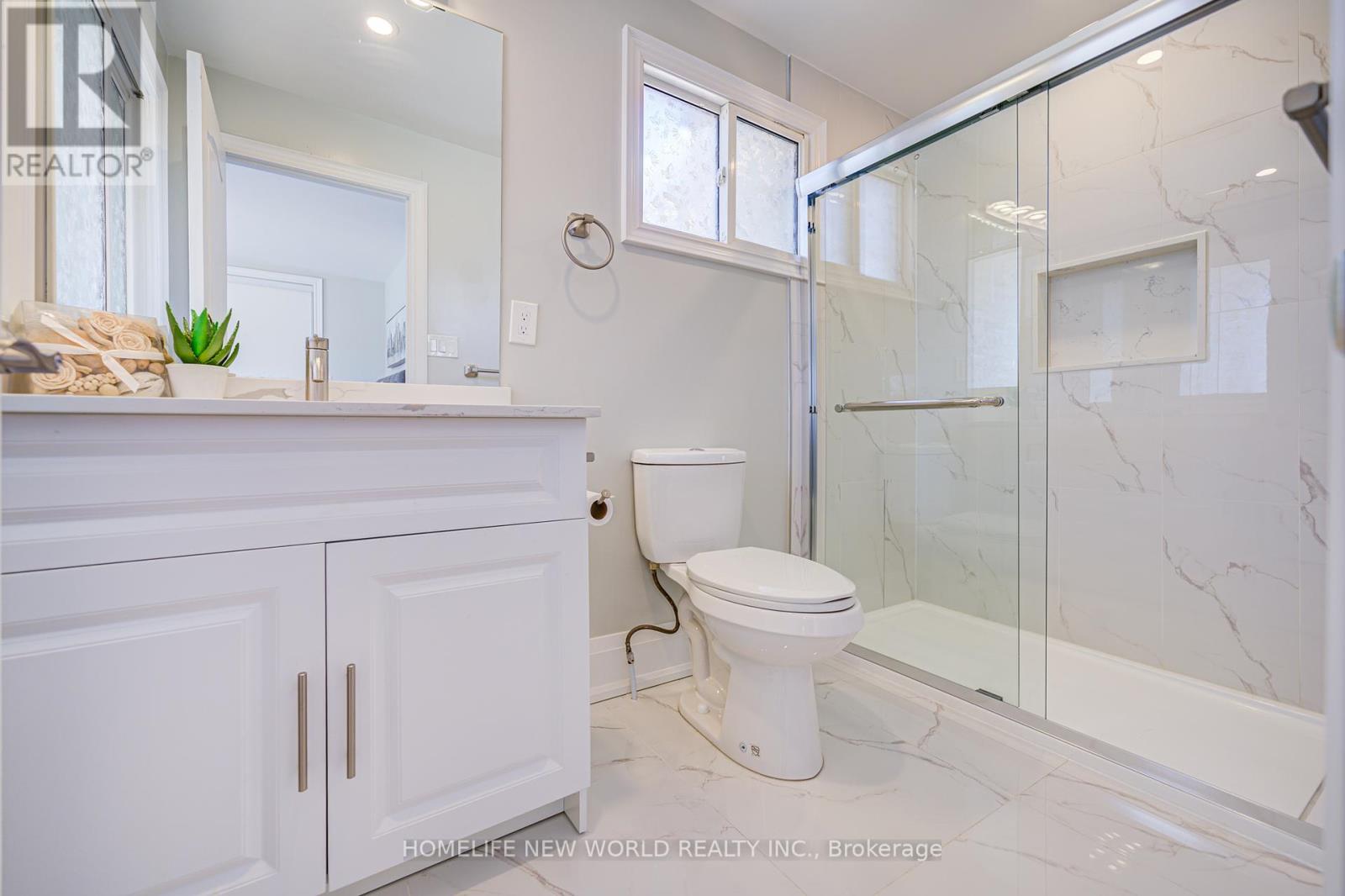 215 Willow Drive, Georgina, Ontario  L4P 2R9 - Photo 28 - N12422532